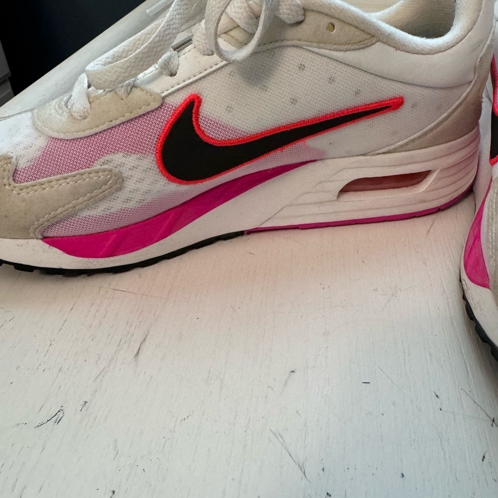 Nike Women's Air Max Solo White and Pink Sneakers - Picture 8 of 10